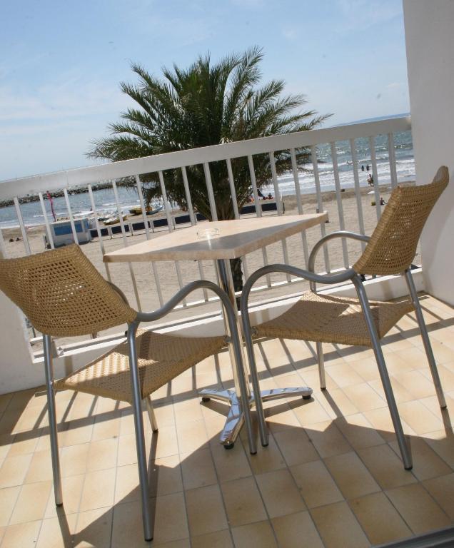 Hotel Restaurant Splendid Camargue Le Grau-du-Roi Bagian luar foto